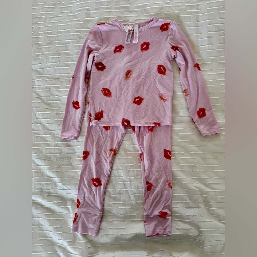 Pink and Red Kiss Print SKINS Kids Pajamas
